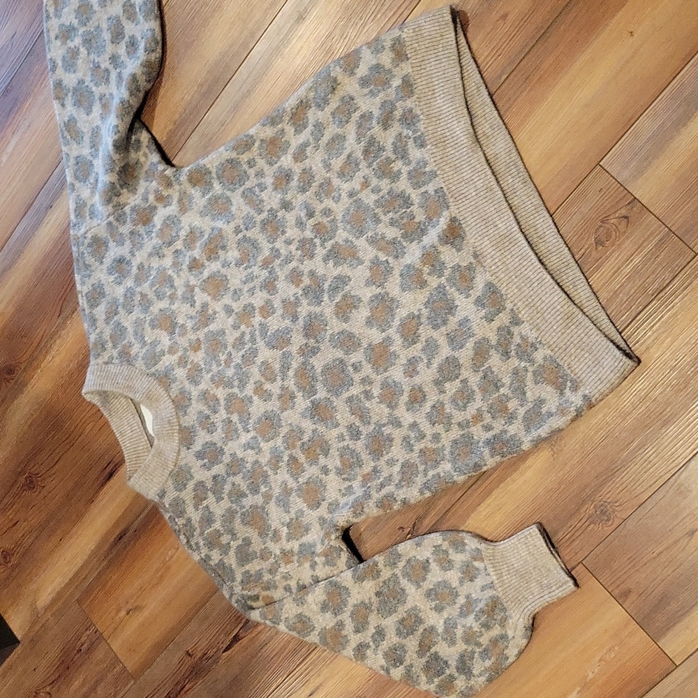 Abercrombie and Fitch leopard print sweater